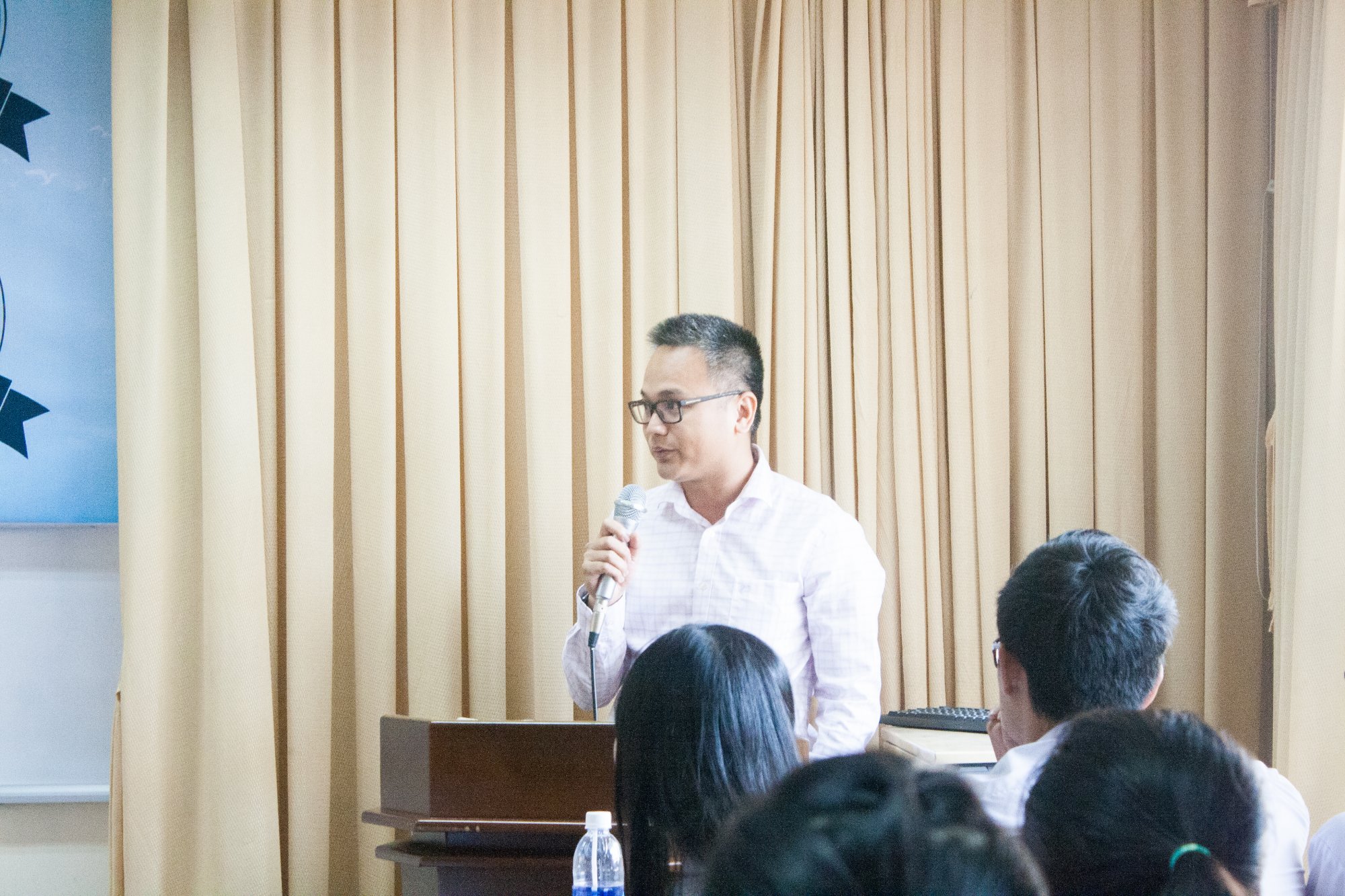 Ông Nguyễn Huyền Phi - Giám đốc công ty McMasters phát biểu